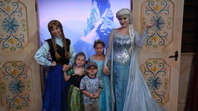 Adaliene and her siblings meeting Anna & Elsa